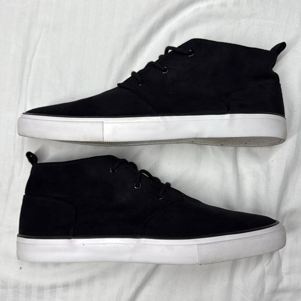 Banana Republic Men’s Black Chukka Suede Sneakers - Size 12